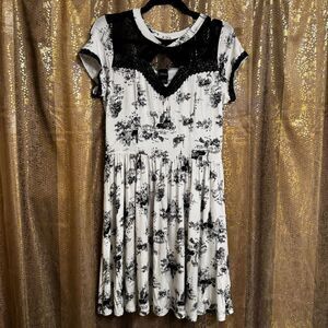 Disney Princess White & Black Toile Lace Print Dress Stretchy Rayon Medium